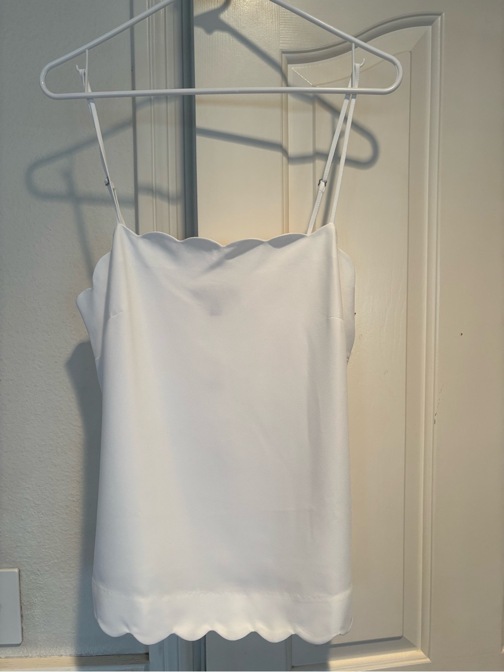 Banana Republic White Scallop-Edge Camisole